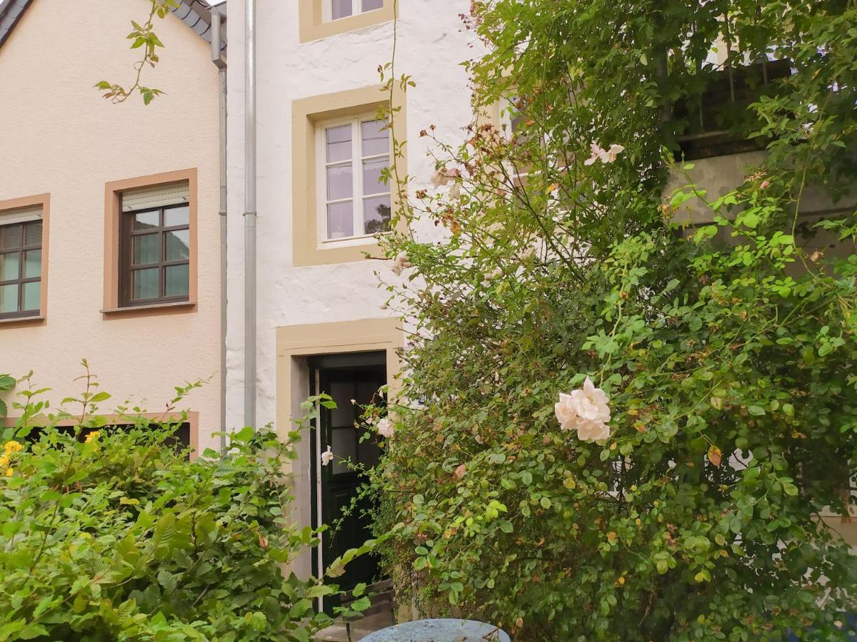 Living-In-History: Meister Carl Apartment Dudeldorf Exterior photo